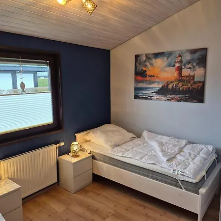 Freistehender Ferienbungalow Im Fachwerkstil * Burhave