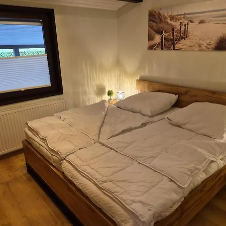 Freistehender Ferienbungalow Im Fachwerkstil Сasa de vacaciones Burhave