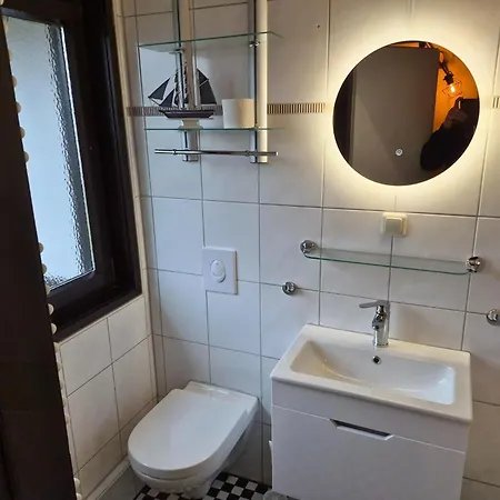 Feriehus Freistehender Ferienbungalow Im Fachwerkstil Burhave