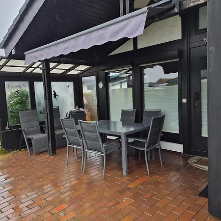 Freistehender Ferienbungalow Im Fachwerkstil * Burhave